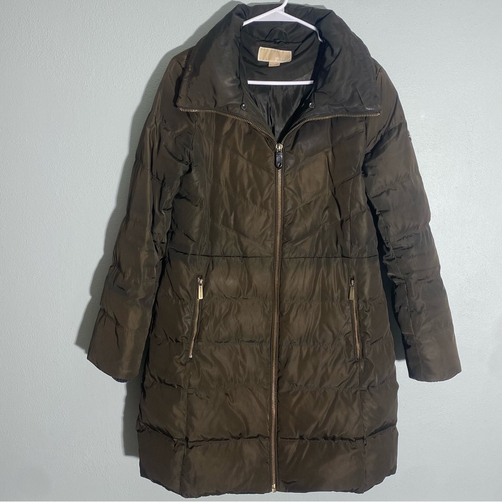 Michael Kors Down feather puffer jacket with hood long brown/ bronze in color.